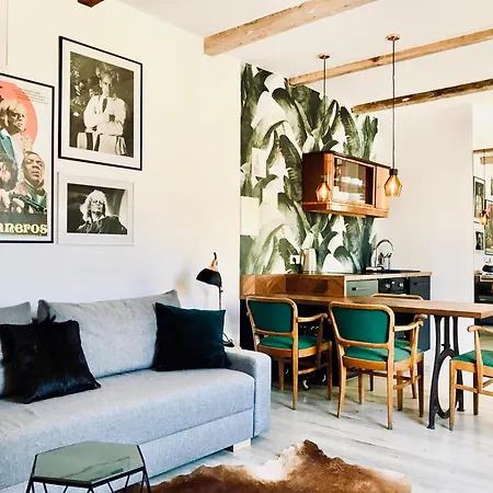 Klaus Kinski Apartment *